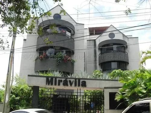 Apartamento Venta En Urb Miranda 23-21661