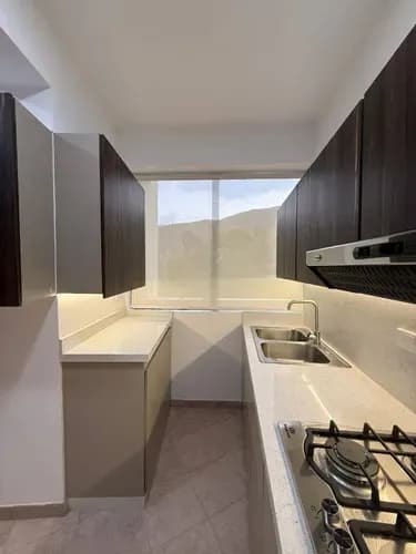 F-4474 Alexora Vende Hermoso Apartamento Ubicado En Urb. El Parral Res. Panorama. (3,2,2)