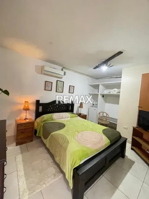 Habitación en la AV. Carabobo Pirineos parte baja Alquiler por días
