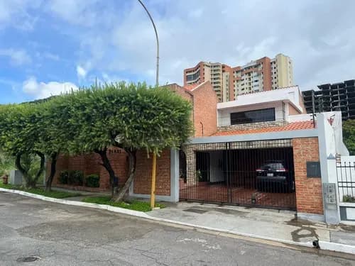 Hermanas Mota Venden Heemosa Casa En Las Chimeneas