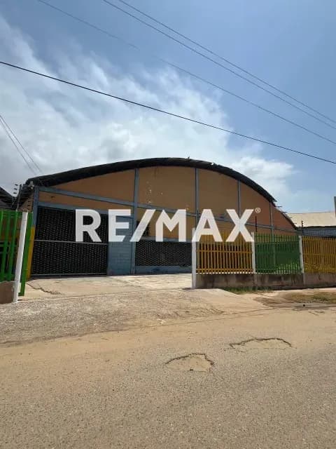 Se Alquila Galpon Comercial Sector Transito