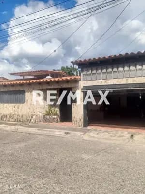 EN VENTA CASA UBICADA EN LA URBANIZACION ALMARRIERA ,CABUDARE