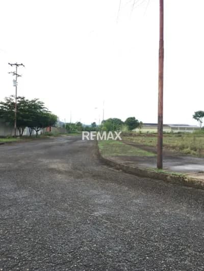 Terreno en venta en Zona Industrial de La Fría, La Fría, García de Hevia, Táchira, VEN - $55k