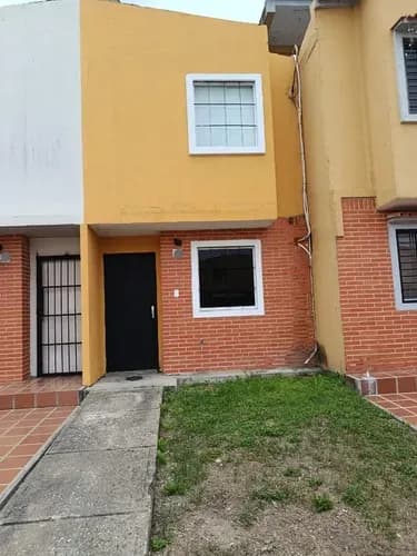 Gl Town House En Parque Valencia Res Tierra Clara