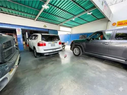 Se Alquila Taller Automotriz De 650m2 Totalmente Equipado.