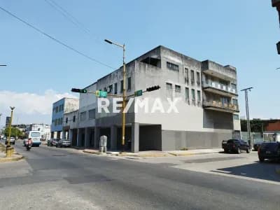 Edificio Comercial en Venta Avenida Bolivar Sur Las Ferias