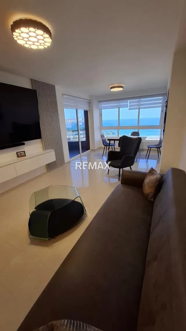 Apartamento En Venta De Lujo Con Diseño Moderno En La Isla De Margarita - Frente Al Downtown.