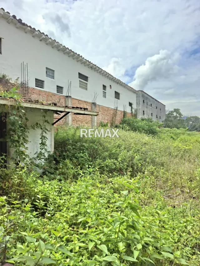 En venta Terreno a Pie de calle, en EL CENTRO Calle 4 con 7ma avda