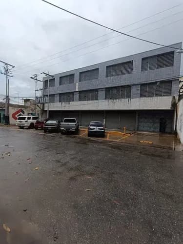 Roxanac Vende Edificio Galpón Industrial Ubicado En La Candelaria Valencia