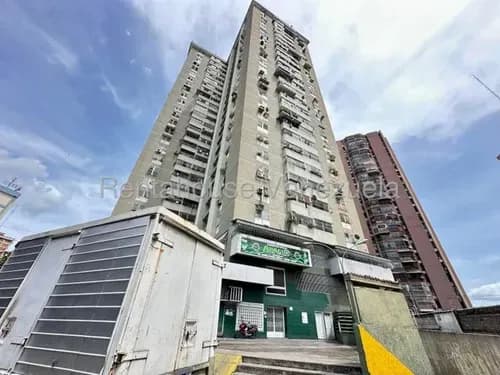 Apartamento En Venta En Zona Centro De Maracay Aragua 26-21854 Irrr