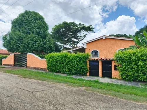 Casa A Remodelar En Urb Safari Country Club Tocuyito Edo Carabobo Zc