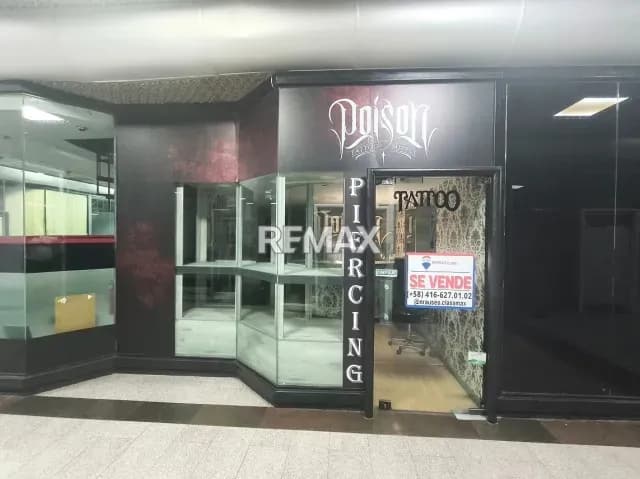 VENTA DE LOCAL COMERCIAL EN EL C.C PLAZA LAS AMERICAS, BARUTA.