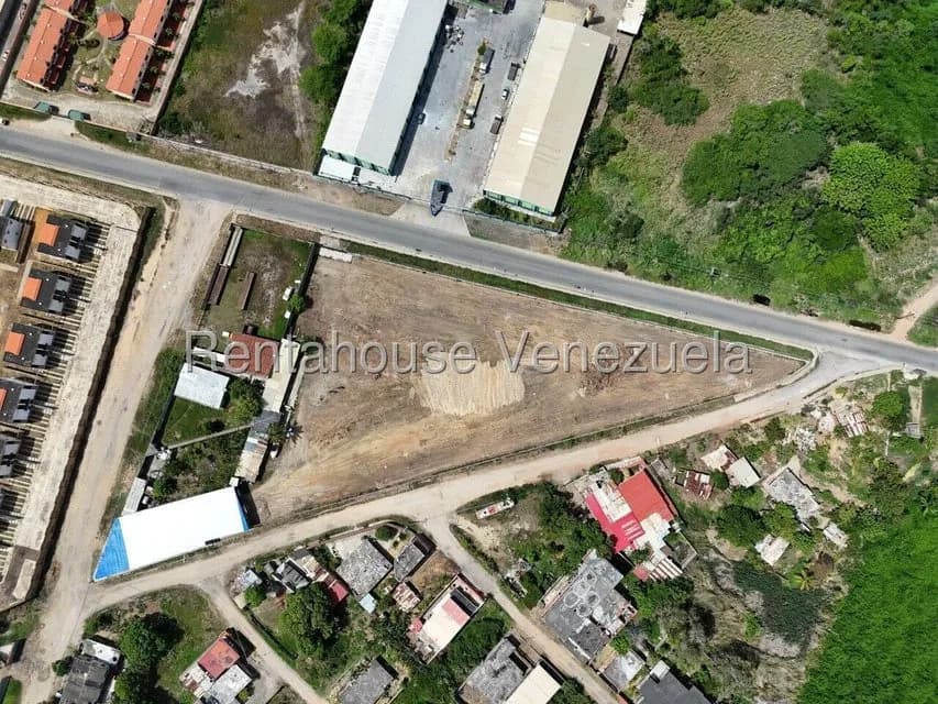 Terreno (Comercial) en Venta en La Costanera, Miranda
