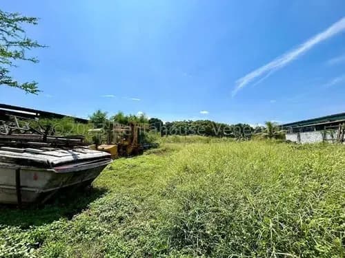 Lote De Terreno Con Mas De 5830m2 Y Con Las Bienhechurias Sobre El Construidas: Local/oficina De 93,38m2. Un Galpon Con Un Area De 1019,48m2, Local/oficina Aislado