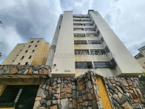 Norma Piña Rah Vende Cómodo Apartamento Ubicado En Zona Central De Naguanagua, Excelente Distribución, Piso Medio, Pozo. Cod. 26-19852 *** Solo Clientes Directos ***