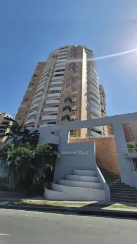 Apartamento En Venta, Ubicado El Res. Millenium Plaza, El Parral, Valencia, Edo. Carabobo.