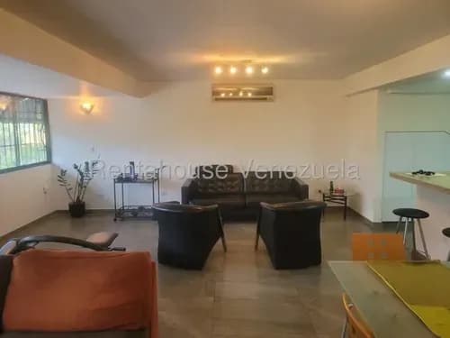 Apartamento En Alquiler. Urb. Chuao . 26-8827 Neyla Cedeño.