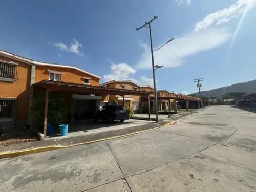 Se Vende Townhouse Conj. Res. Valle Real San Diego Pueblo Sd 289 M2 Cocina Con Tope De Granito (mm)