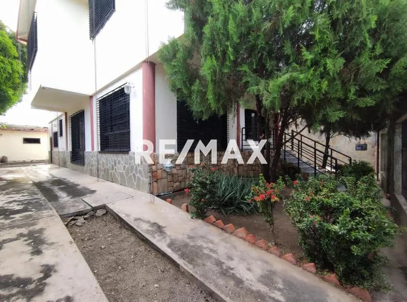 VENTA QUINTA UBICADA EN URB . ORTICEÑO