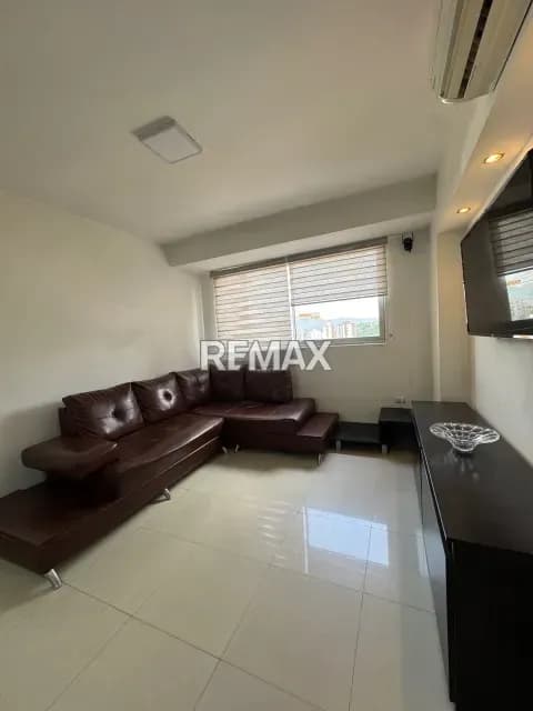 Apartamento Amoblado con Planta 100% en Venta en Los Mangos, Residencias Alameda
