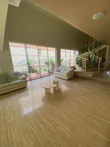 Casa 3 Niveles En Venta: El Bosque Valencia