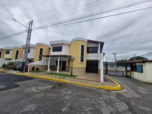 Tipo Th Casa En Venta En Turmero Urb.privada Las Carolinas Lista Para Mudarse 25-795 Mmarin