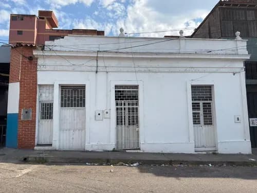 Xv, En Venta Inmueble Doble Propósito Casa + Local Comercial + Apartamento Ubicado En El Centro De La Ciudad En La Calle 6 Con Carrera 9, Doble Acceso También Por La Calle 5.