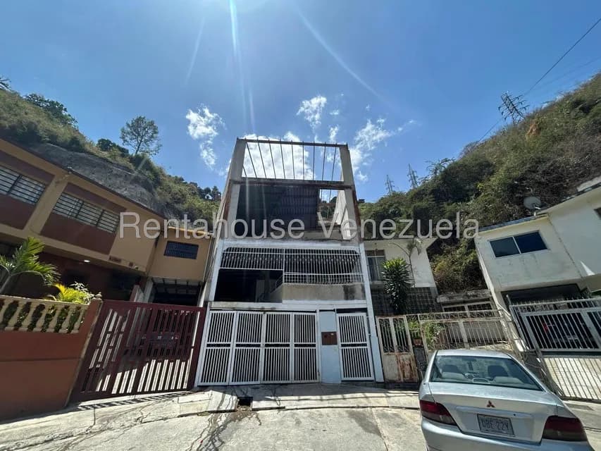 Casa (Multipes Niveles) en Venta en Parroquia Santa Rosalia, Distrito Metropolitano