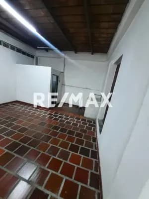 SE ALQUILA LOCAL COMERCIAL EN BARRIO LAS DELICIAS