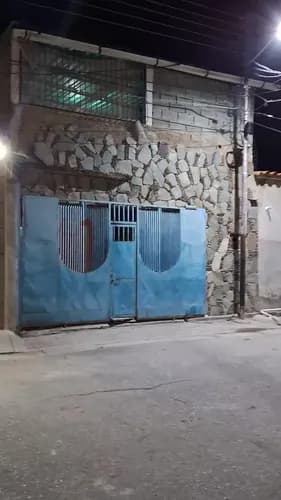 Casa De 2 Pisos Con Espacios Para Remodelar Y Personalizar Casa Con Habitaciones .pequeño Patio Y Fácil Acceso En Via De Palo Negro .cerca Del C.c Los Aviadores