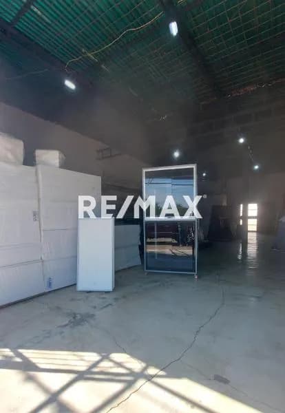 Local comercial de esquina en PAVIA