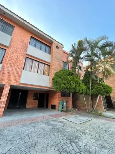 Townhouse En Venta Amoblado En Res. Kendall 77 Gavip