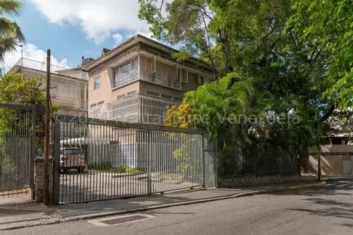 Ana Torres. Edificio En Venta 24-14946 En El Bosque