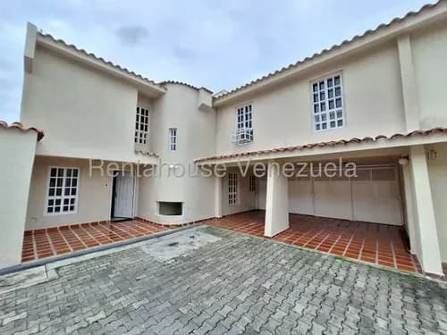 Jv Vende Townhouse Ubicado En Naguanagua, Mañongo, Exclusividad Y Autonomía: Imponente Propiedad De 275 M2 En Conjunto Privado De Alto Nivel. 26-3114 Abril14