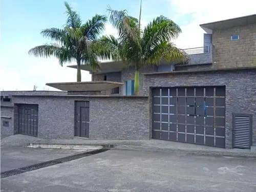 Casa En Venta En Obra Gris: Urb. Parque El Retiro.