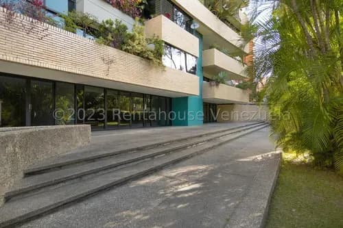 Se Vende Bellisimo Ph Duplex 492 M2 En Campo Alegre. Edificio Construido Por La Arquitecto Vivian Dembo Premio De Arquitectura. Ph Con Hermosa Vista Panorámica Y Terraza Descubierta.
