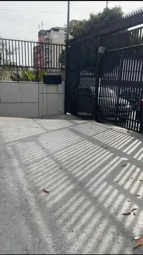 Casa Comercial En Venta En Mariperez Con Zona De Carga