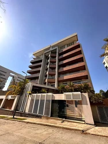 Penthouse En Venta Ubicado En Res. Guataparo Lake, Valencia, Edo. Carabobo.