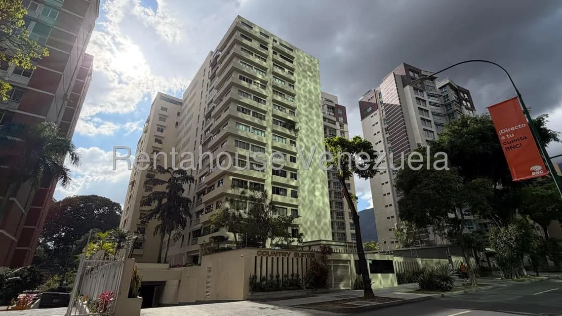 Apartamento (1 Nivel) en Alquiler en Campo Alegre, Distrito Metropolitano