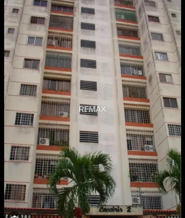 En Alquiler amplio apartamento al este de Barquisimeto
