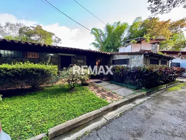 Venta Casa Urb Loma Larga El Hatillo CCs vista de ensueño y gran potencial