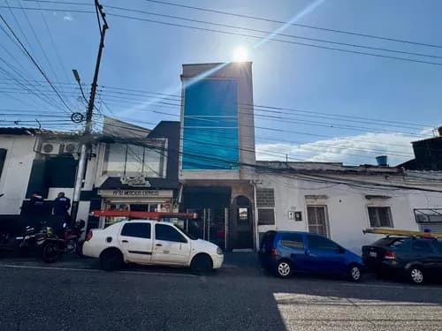 Edificio En Alquiler Apdc Ppal, Barrio Obrero San Cristóbal Mg590
