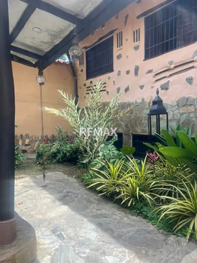 LOCAL COMERCIAL EL HATILLO