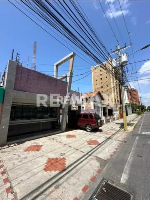 CASA COMERCIAL EN VENTA CON GALPÓN CALLE 72 MARACAIBO