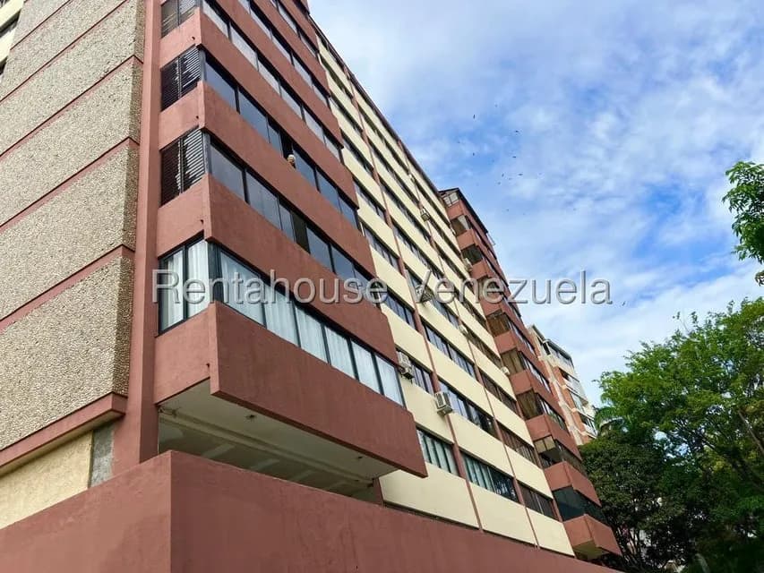 Apartamento (1 Nivel) en Venta en Chuao, Distrito Metropolitano