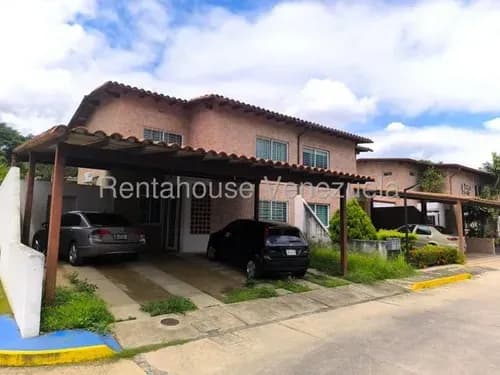 Julio Latouche 25-24460 Townhouse En Venta San Diego, Amplio, Comodo, Condominio Cerrado, Vigilancia 24 H, Pozo De Agua Y Planta Eléctrica.