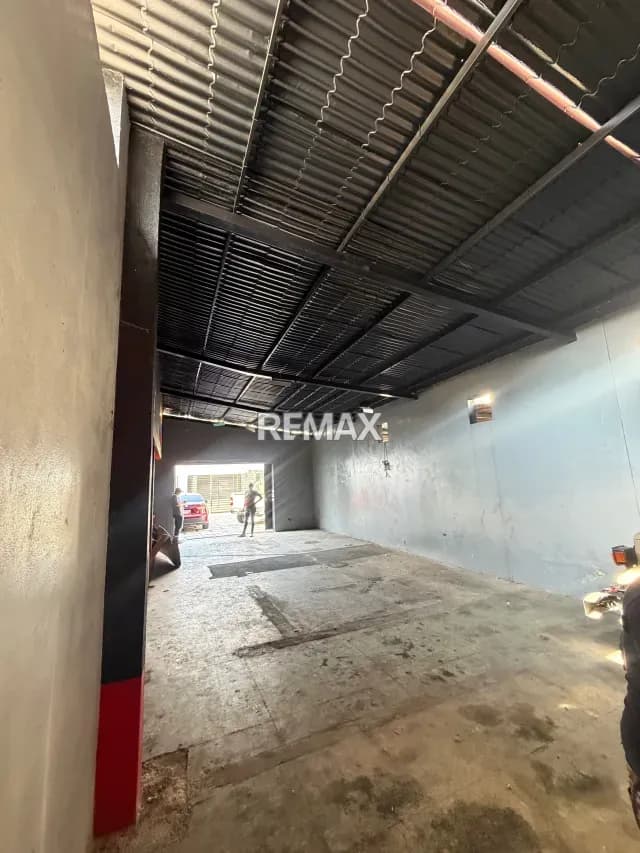 Concesionario de 1000mts2 en la mejor ubicación del centro