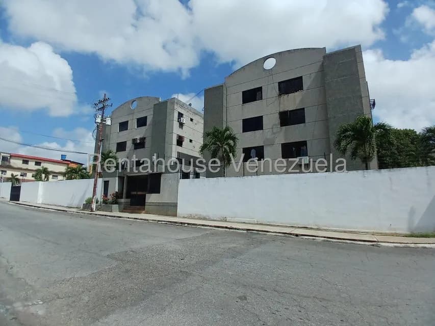 Apartamento (Multiples Niveles) en Alquiler en Centro, Lara