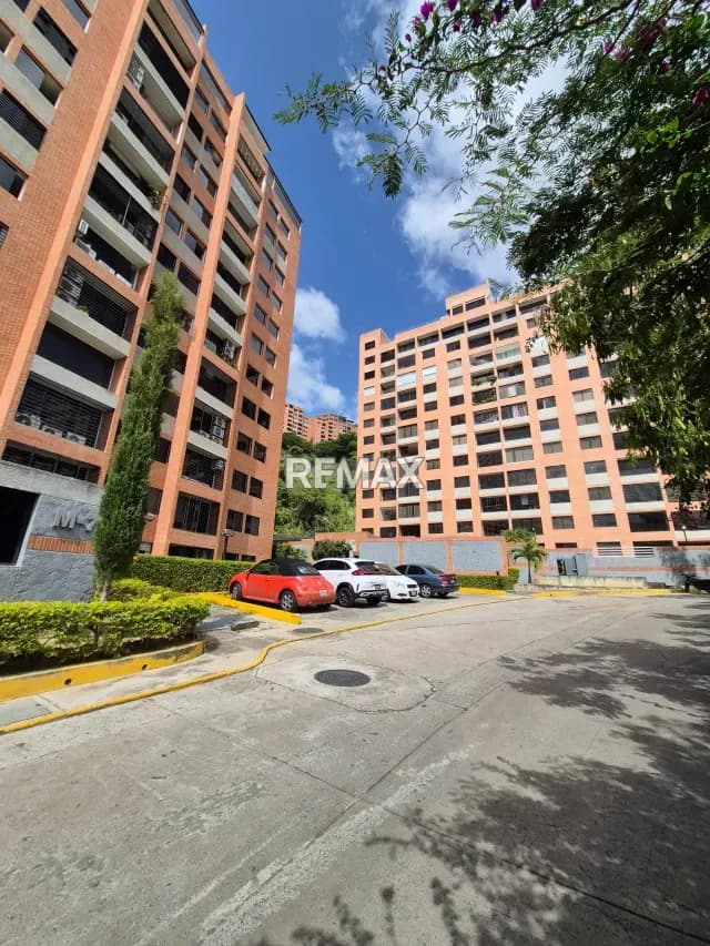 SE VENDE HERMOSO APARTAMENTO CON BELLA VISTA EN EL MIRADOR DE LA TAHONA. PISO BAJO. M7