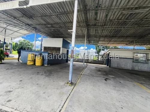 Local Ideal Para El Desarrollo De Un Parador Criollo, Excelente Para Conceptos De Cocina A La Leña, Cachapas, Sopas Y Carne En Vara, Gracias A Su Alto Flujo Vehicular Y Excelente. Inm 26-21225